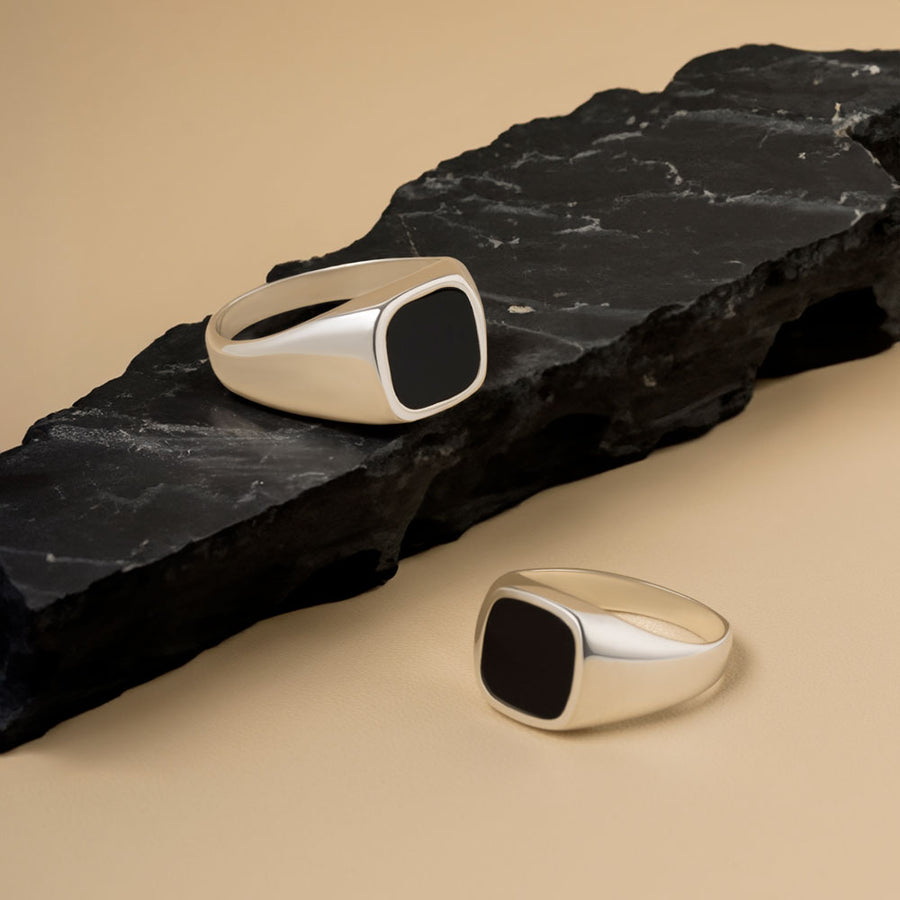 Unisex “Enea” black onyx signet ring main image 1