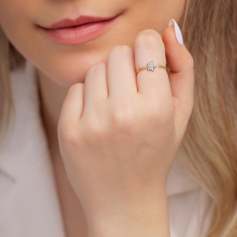 Crystal Star Ring in Gold Model