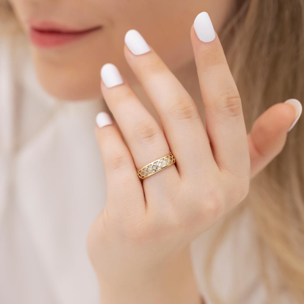 Two Tone Diamond Cut Ring in Gold Model