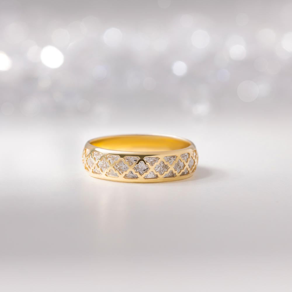 Two Tone Diamond Cut Ring in Gold Silver Background
